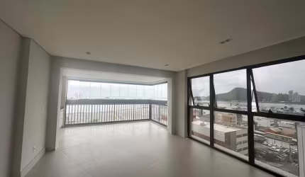 Apartamento com 3 quartos para alugar no Centro, Itajaí  por R$ 9.950