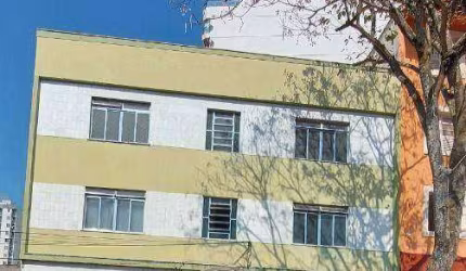 Apartamento 2 quartos reformado em localização privilegiada próxima à praça do Santa Helena. Amplo, arejado e ambientes com bastante claridade.