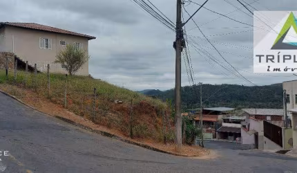 Terreno de esquina em excelente localização no bairro Nova Era. Oportunidade!