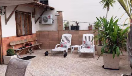 Terreno plano com 1.000m² no Alto dos Passos em rua plana e parte nobre do bairro. Oportunidade para investidores e construtores. 3 casas no terreno.