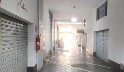 Loja com sobreloja em centro comercial na avenida Rio Branco no bairro Manoel Honório.