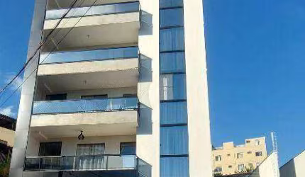 Cobertura duplex 3 quartos, suíte, 2 salas, varanda gourmet, 2 banheiros sociais, terraço com espaço gourmet , 2 vagas, elevador. Vista espetacular.