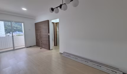 Lindo apartamento 2 dorm. com sacada no Marapé
