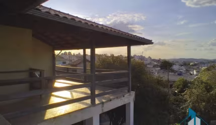 Casa com 3 quartos à venda na Vila Nova Vista, Sabará , 226 m2 por R$ 550.000