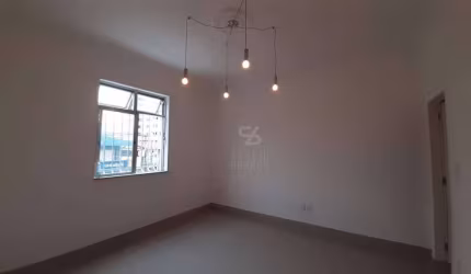 Apartamento de 2 quartos, 2 suítes, todo reformado, fino acabamento, vazio.
