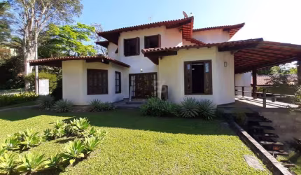 Linda casa duplex no melhor condomínio da Região Oceânica, Vale de Itaipú, 4 quartos, piscina.