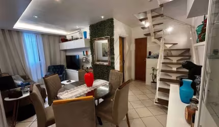 Cobertura duplex na quadra da praia de Icaraí, 4 quartos, 1 suíte, 1 vaga. Lazer completo.