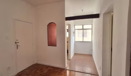 Apartamento de 1 quarto, vazio, andar alto, próximo à UFF-direito.