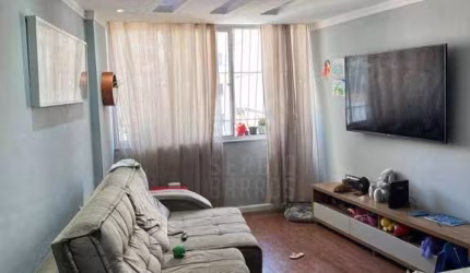 Apartamento de 3 quartos no Ingá, reformado, sol manhã, 2 por andar, com 1 vaga.