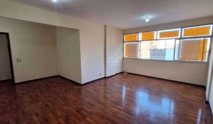 Apartamento de 3 quartos, frente, sol da manhã, vazio, andar alto, vista  1 vaga.