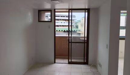 Apartamento de 2 quartos com suíte, vazio, vista livre, 1 vaga e lazer completo.