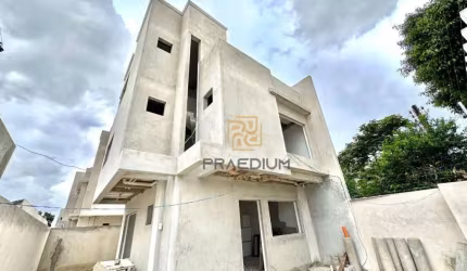 Sobrado com 3 dormitórios à venda, 105 m² por R$ 698.000,00 - Portão - Curitiba/PR