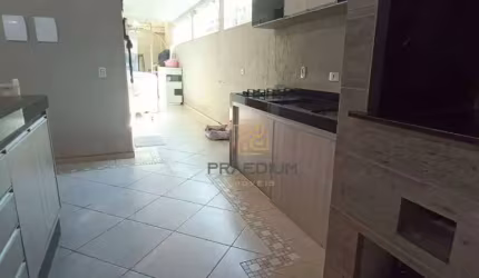 Sobrado com 3 dormitórios à venda, 200 m² por R$ 650.000,00 - Vila Santa Helena - Colombo/PR