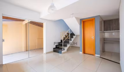 Sobrado com 3 dormitórios à venda, 150 m² por R$ 494.000,00 - Barreirinha - Curitiba/PR