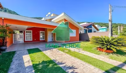 Casa 3 Dorm com Suíte e Piscina em Condominio Fechado
