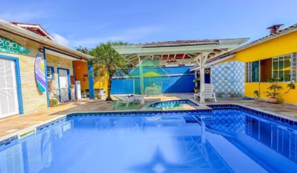 Casa 3 Dormitórios com Piscina Condomínio Fechado