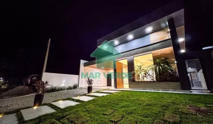 Imóvel Espetacular com 4 Dormitórios, Piscina e Jacuzzi em Condomínio Fechado