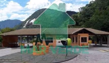 Lote de Esquina 458m² em Localização Privilegiada no Residencial Mar Verde