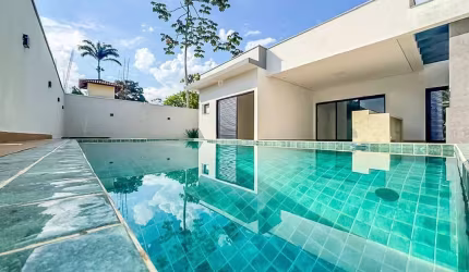 Casa Moderna com 3 Suítes e Piscina no Condomínio Mar Verde, Praia da Mococa