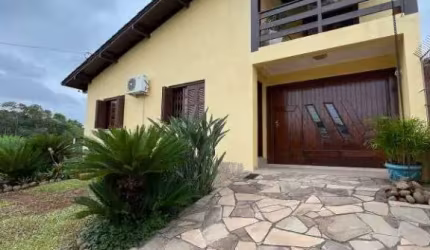 Casa com 2 dormitórios à venda, 220 m² por R$ 650.000,00 - Floresta - Estância Velha/RS