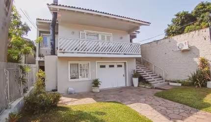 Casa com 3 dormitórios à venda, 184 m² por R$ 620.000,00 - Canudos - Novo Hamburgo/RS