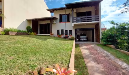 Sobrado com 3 dormitórios à venda, 1 m² por R$ 730.000 - Petrópolis - Novo Hamburgo/RS