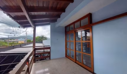Casa com 3 dormitórios, 232 m² - venda por R$ 900.000,00 ou aluguel por R$ 2.900,00/mês - Canudos - Novo Hamburgo/RS