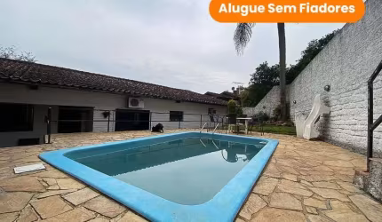 Casa com 3 dormitórios para alugar, 290 m² por R$ 5.718,00/mês - Boa Vista - Novo Hamburgo/RS