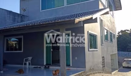 Excelente Casa Mobiliada Localizada em Balneário Piçarras.
