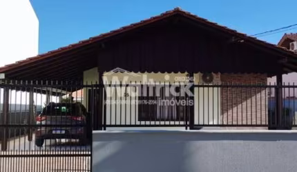 Casa Localizada no Centro de Penha.