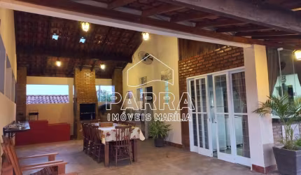 VENDE-SE SÍTIO NO CENTRO - GARÇA/SP