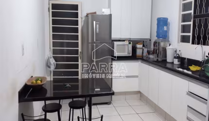 VENDE-SE RESIDÊNCIA NO NÚCLEO HABITACIONAL CASTELO BRANCO - MARILIA/SP