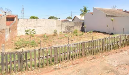 VENDE-SE TERRENO NO JARDIM SANTA ANTONIETA - MARILIA/SP
