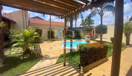 VENDE-SE RESIDÊNCIA NO RESIDENCIAL VALE VERDE - MARILIA/SP