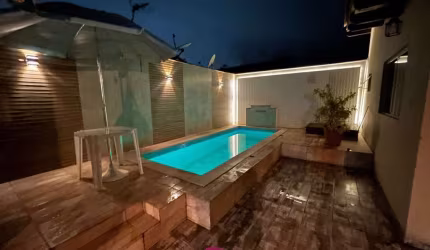 Casa mista com piscina