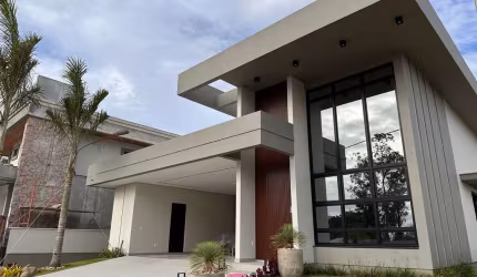Casa Alto Padrão em Condomínio Fechado