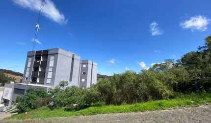 Terreno à venda na Rua Bonfiglio Tamagno, 200, Nossa Senhora das Graças, Caxias do Sul por R$ 98.000