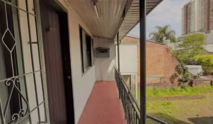 Casa com 3 quartos à venda na Rua Ernesto Casagrande, 200, Cristo Redentor, Caxias do Sul por R$ 499.000