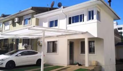 Casa com 2 quartos à venda na Rua Milton Roveda, 149, Nossa Senhora do Rosário, Caxias do Sul por R$ 360.000