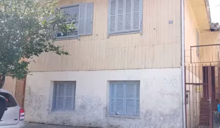 Casa com 5 quartos à venda na Avenida São João, 1653, Centro, Caxias do Sul por R$ 370.000
