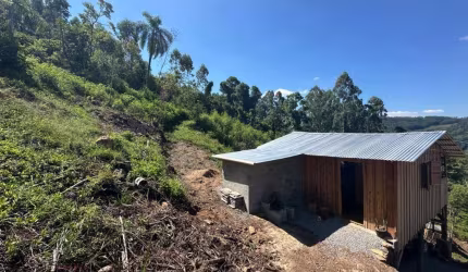 Chácara / sítio com 1 quarto à venda na Linha Distrito Santa Luiza, 0005, Zona Rural, Carlos Barbosa por R$ 223.000