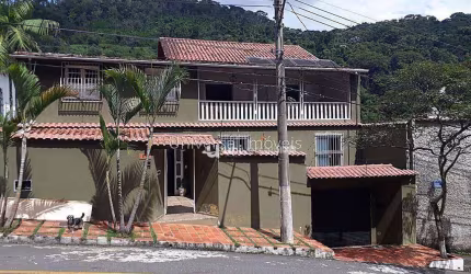 Casa com 6 quartos à venda, 325 m² por R$ 990.000 - Vale do Ipê - Juiz de Fora/MG