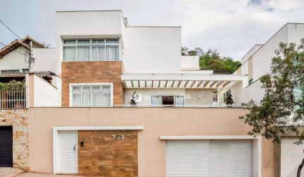 Casa com 5 Quartos à venda, 241 m² por R$ 1.299.000,00 - Vale do Ipê - Juiz de Fora/MG
