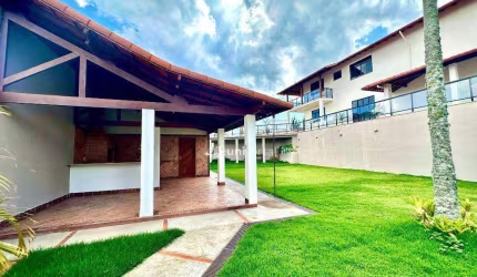 Casa clássica em 2 terrenos, condomínio fechado à venda por R$ 1.980.000,00