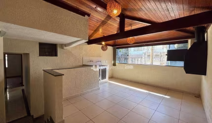 Casa estilo sobrado a venda no Grajaú.