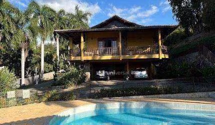 Casa com 4 quartos à venda, 320 m² por R$ 2.600.000 - Centro - Volta Grande/MG