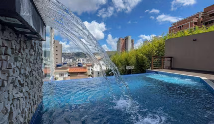 Casa com 4 quartos  à venda, 500 m² por R$ 2.500.000 - Bom Pastor - Juiz de Fora/MG
