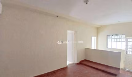 Casa com 2 quartos para alugar, 100 m² por R$ 1.400/mês - Vitorino Braga - Juiz de Fora/MG