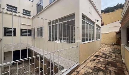 Casa com 3 dormitórios para alugar, 238 m² por R$ 7.000/mês - Jardim Glória - Juiz de Fora/MG
