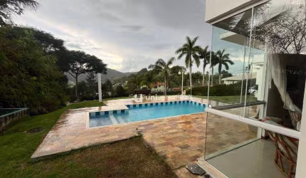 Casa com 5 Quartos, 300 m² - venda por R$ 1.200.000 ou aluguel por R$ 5.300/mês - Fontesville - Juiz de Fora/MG